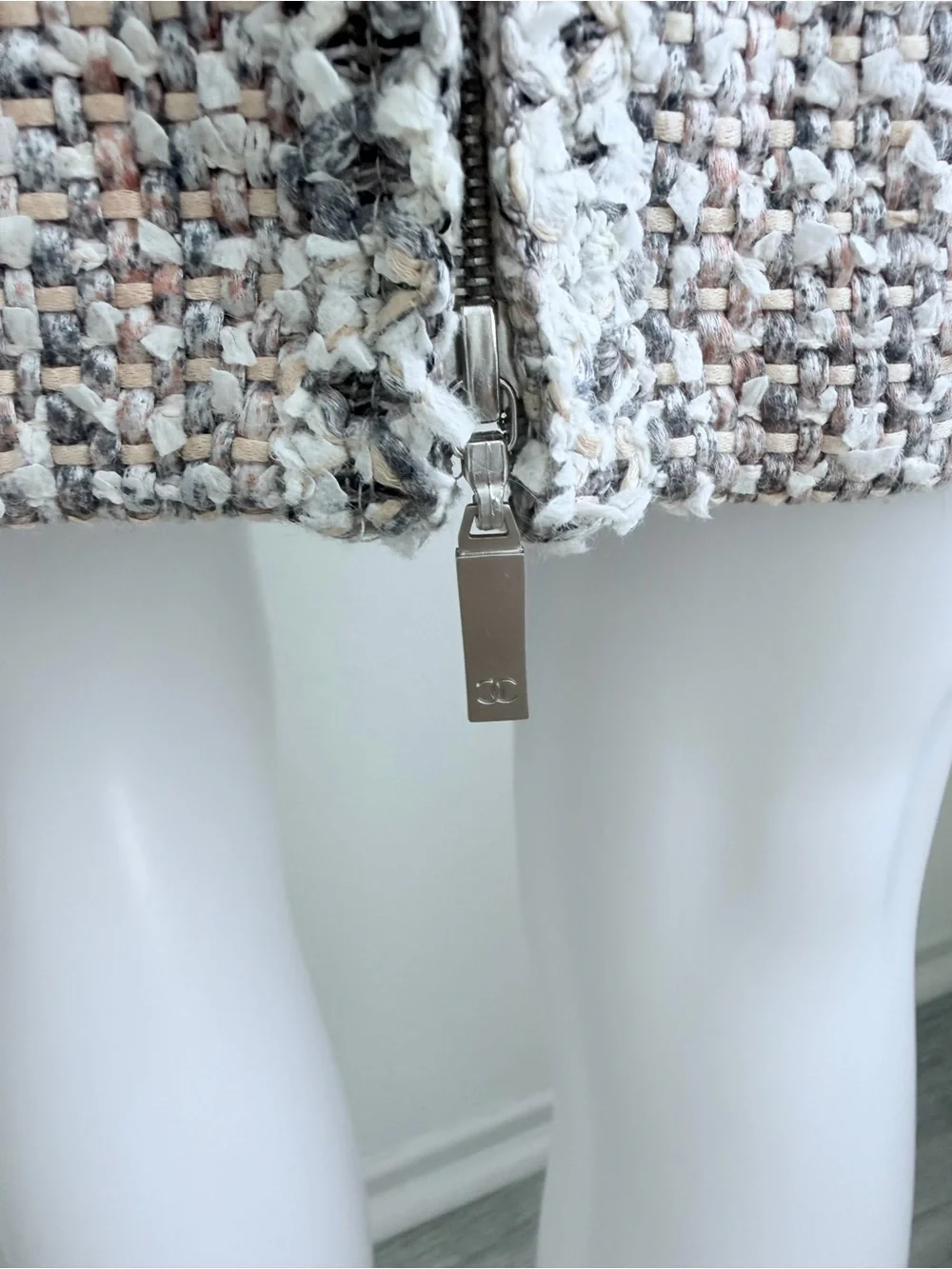 CHANEL Bouclé Tweed Pencil Skirt in Neutral Blends